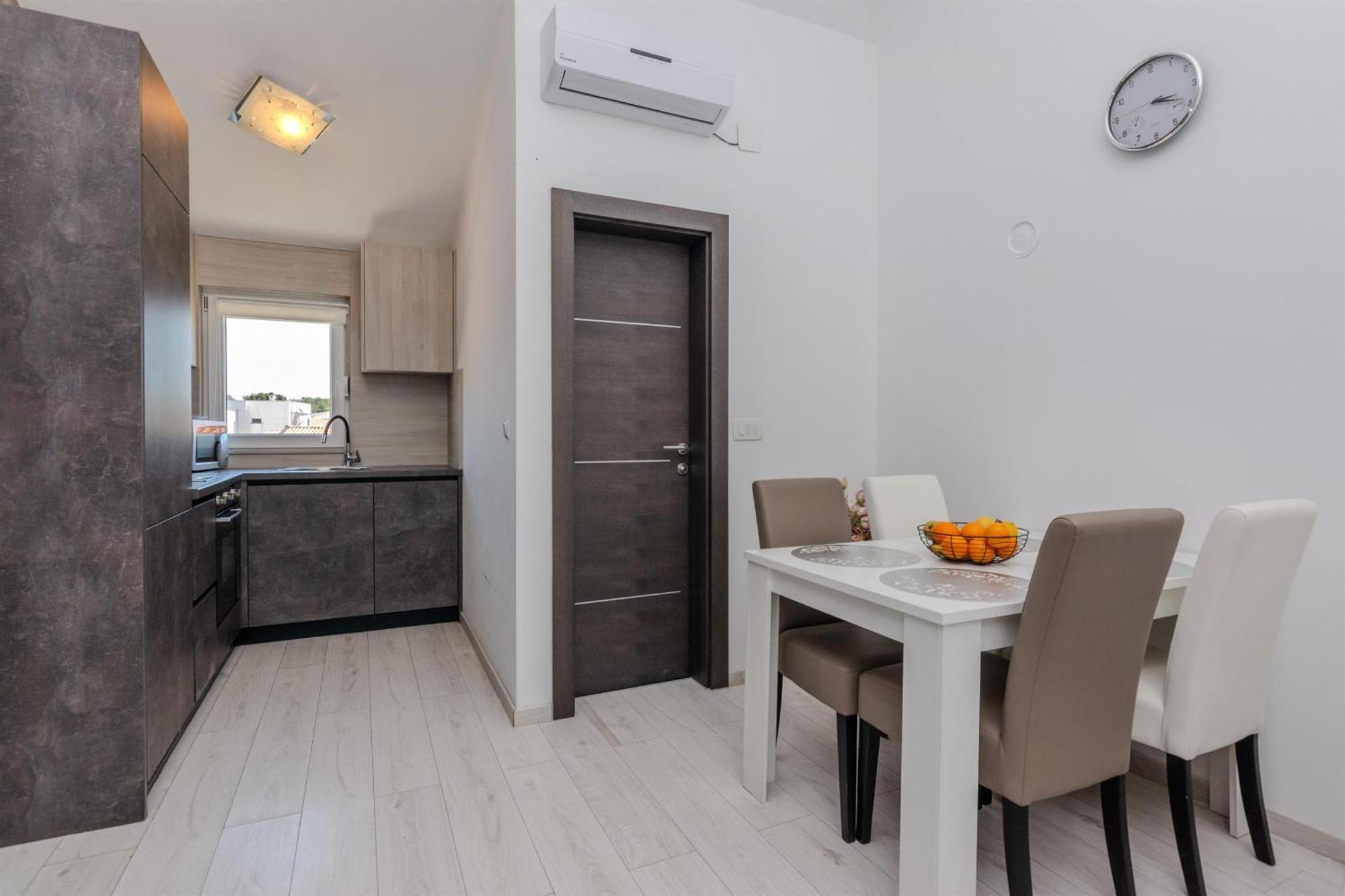 Apartments Lucica Vir Kültér fotó