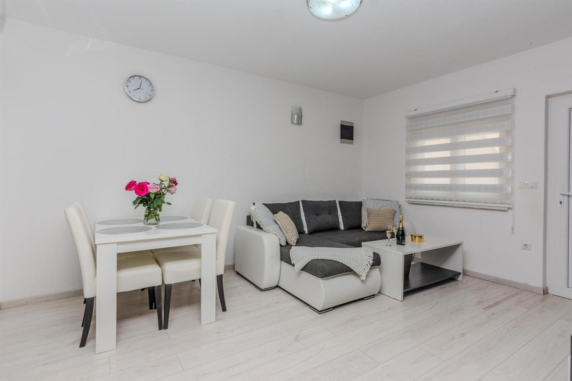 Apartments Lucica Vir Kültér fotó